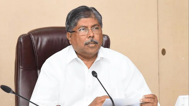 कोल्हापूर विधानसभा निवडणुकीत ट्विस्ट आणण्यासाठीचंद्रकांत पाटील यांची महाविकास आघाडीवर टोलेबाजी